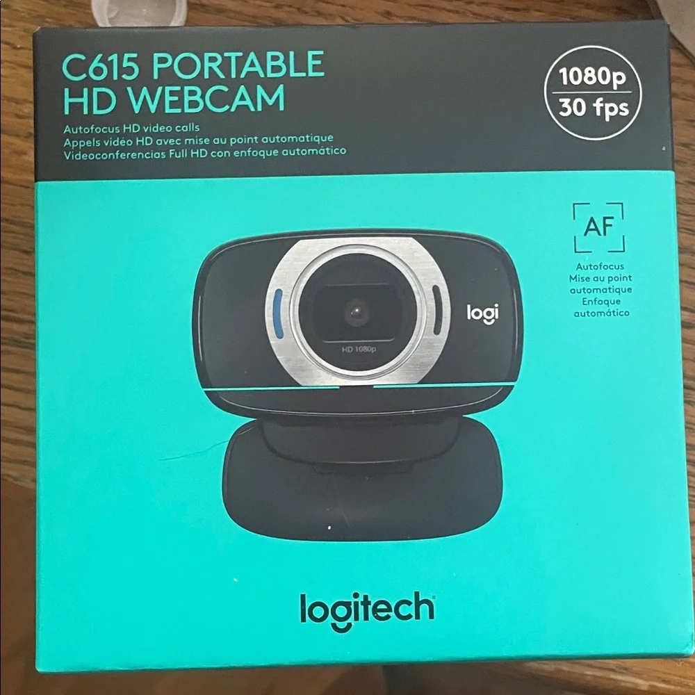 Logitech C615 HD Webcam - Black and Silver